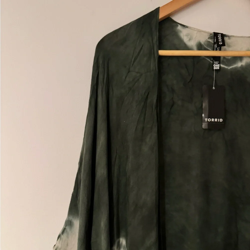 Torrid Tie-Dye Ruana - Picture 5 of 10